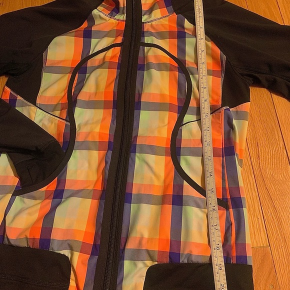 LULULEMON SEAWHEEZE TRACK ATTACK Jacket & Matching Shorts Set - Picture 8 of 10